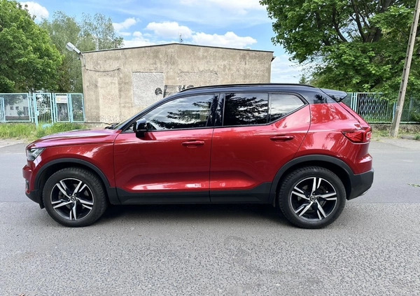 Volvo XC 40 cena 129000 przebieg: 54000, rok produkcji 2018 z Poznań małe 67